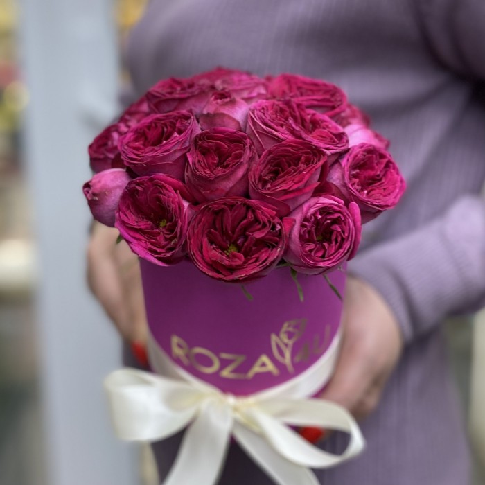 Пионовидные розы в коробке Роял Трендсеттер